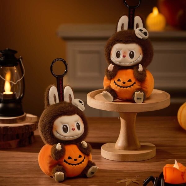 ⁦Labubu Happy Halloween Party Series-Sitting Pumpkin Vinyl Plush Pendant⁩ - الصورة ⁦3⁩